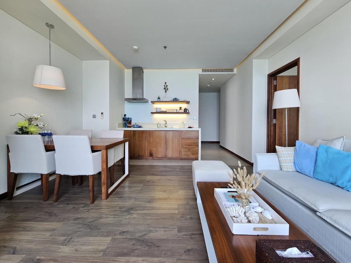 Stunning Apartments Across My Khe Beach ! Rooftop Pool & Gym Da Nang Luaran gambar