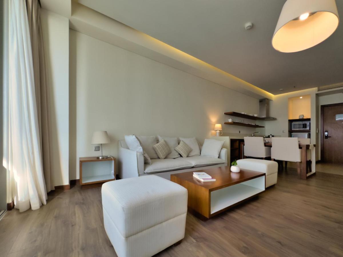 Stunning Apartments Across My Khe Beach ! Rooftop Pool & Gym Da Nang Luaran gambar