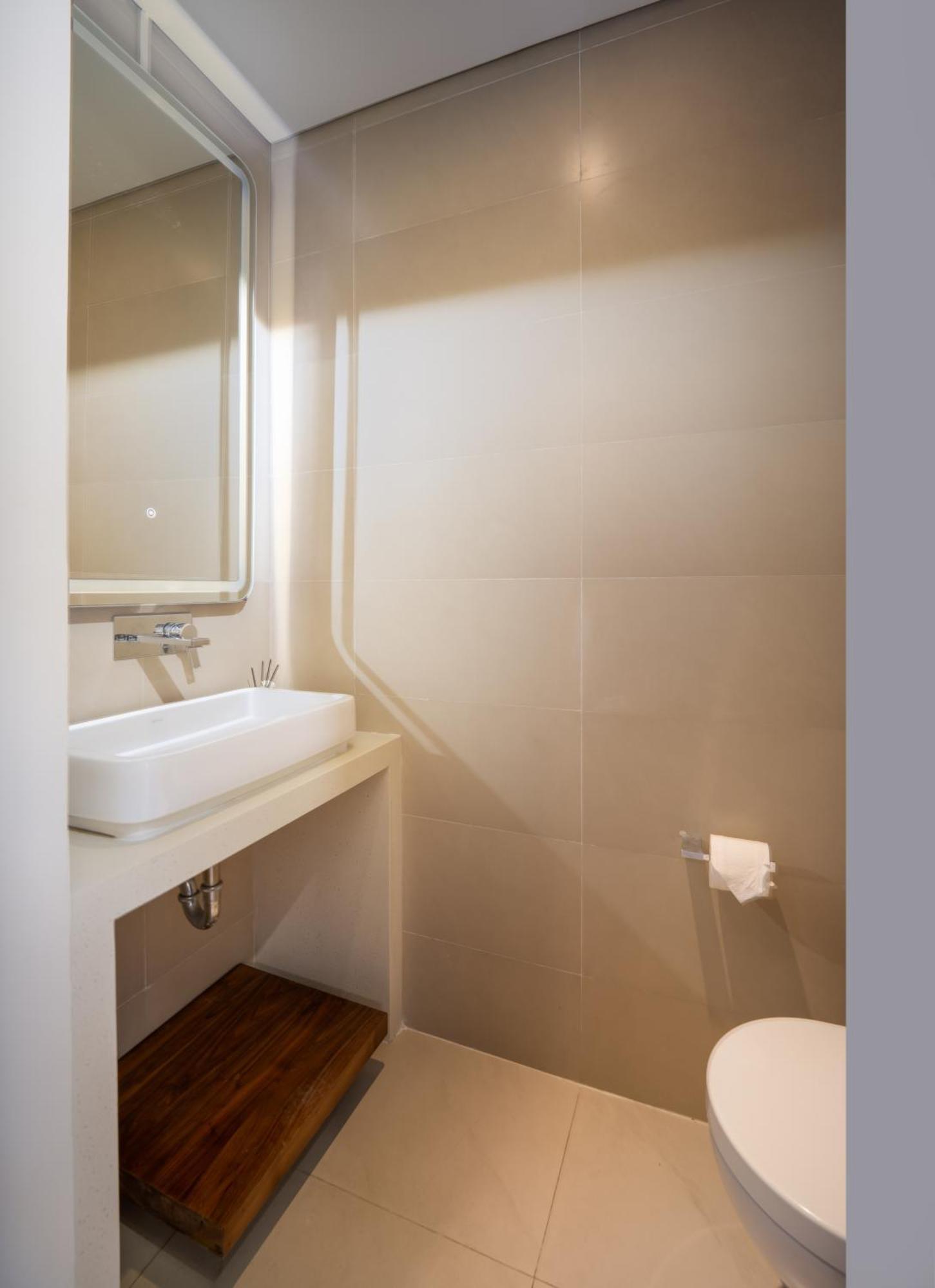 Stunning Apartments Across My Khe Beach ! Rooftop Pool & Gym Da Nang Luaran gambar