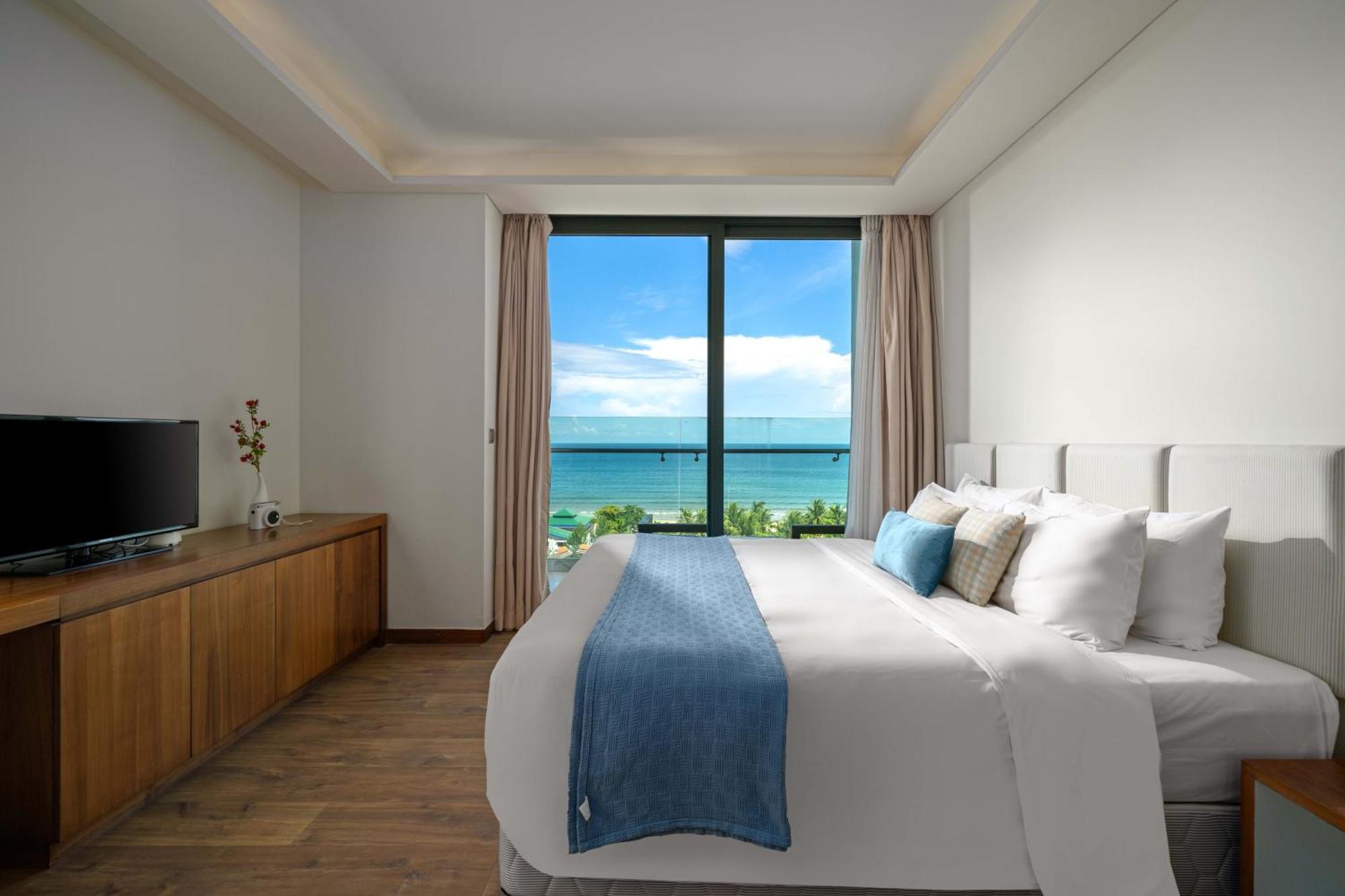 Stunning Apartments Across My Khe Beach ! Rooftop Pool & Gym Da Nang Luaran gambar