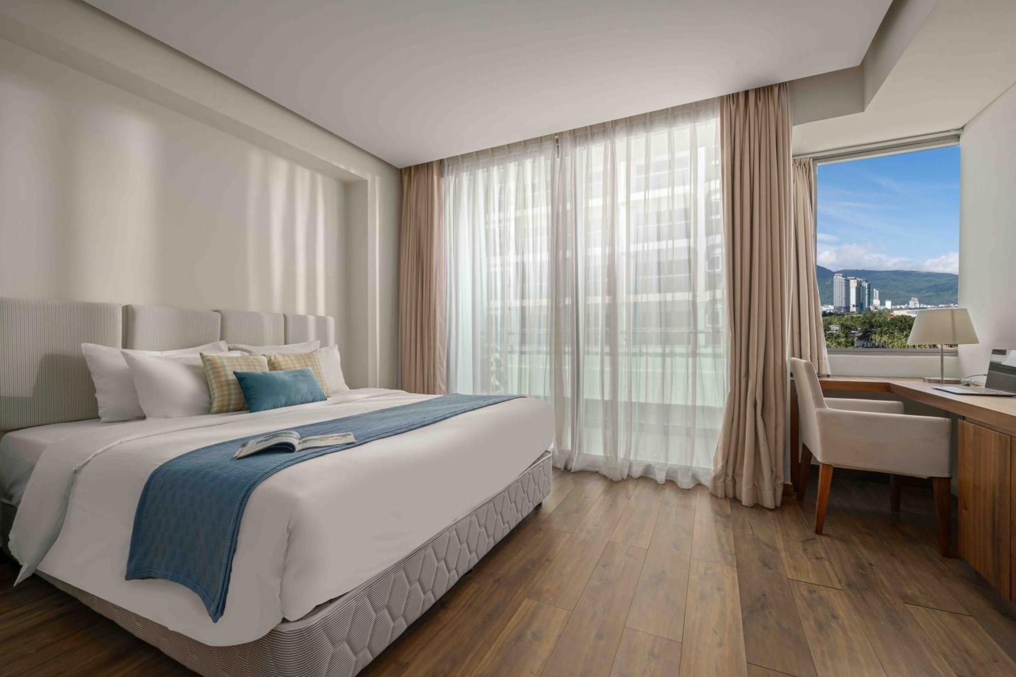Stunning Apartments Across My Khe Beach ! Rooftop Pool & Gym Da Nang Luaran gambar