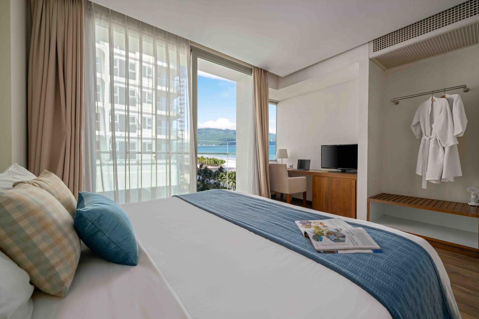 Stunning Apartments Across My Khe Beach ! Rooftop Pool & Gym Da Nang Luaran gambar
